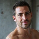 Foto de cliente satisfecho, Carlos R.